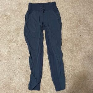 Lululemon Jet Crop Pants with Elastic Waistband
